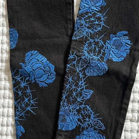 Levi's Made & Crafted 501 Skinny Embroidered Jeans - Picture 5 of 5